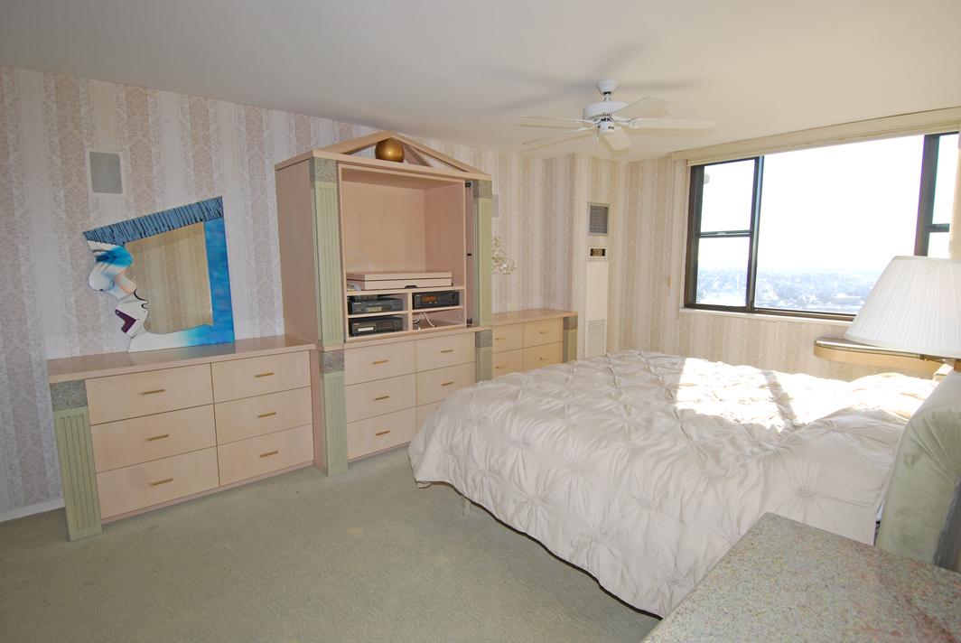 North Shore Towers Apartment