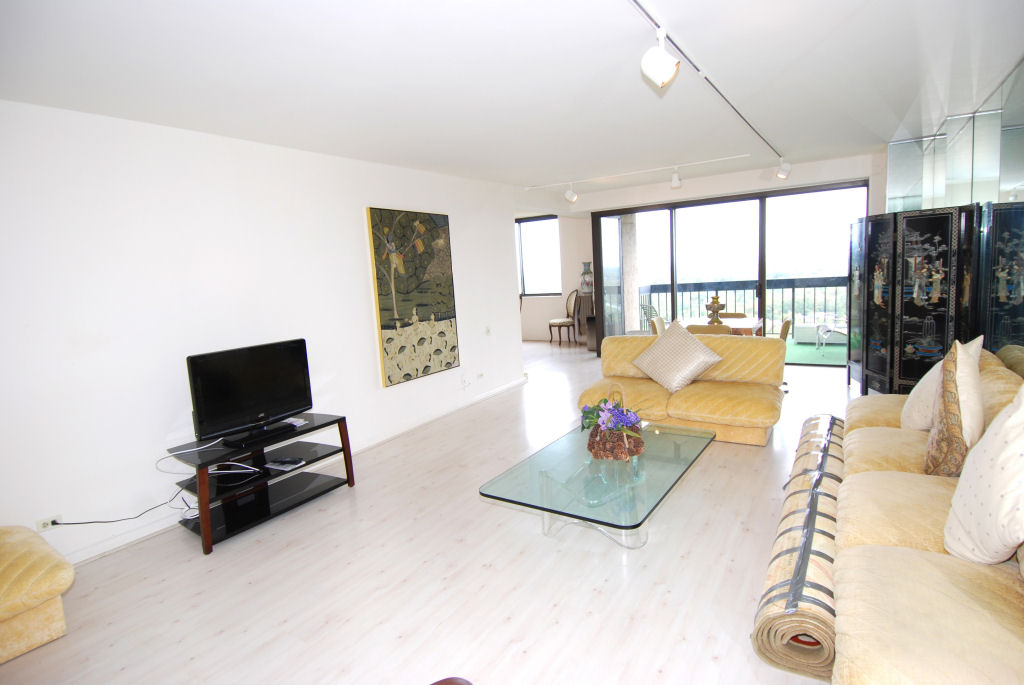 North Shore Towers Apartment