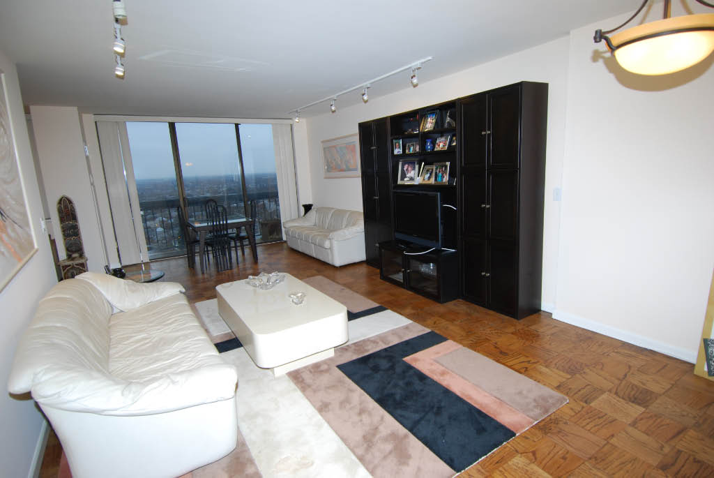 North Shore Towers Apartment