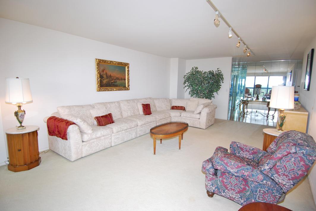 North Shore Towers Apartment