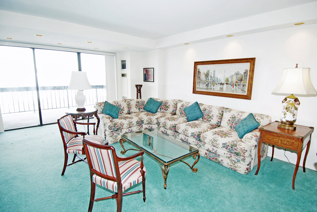 North Shore Towers Apartment