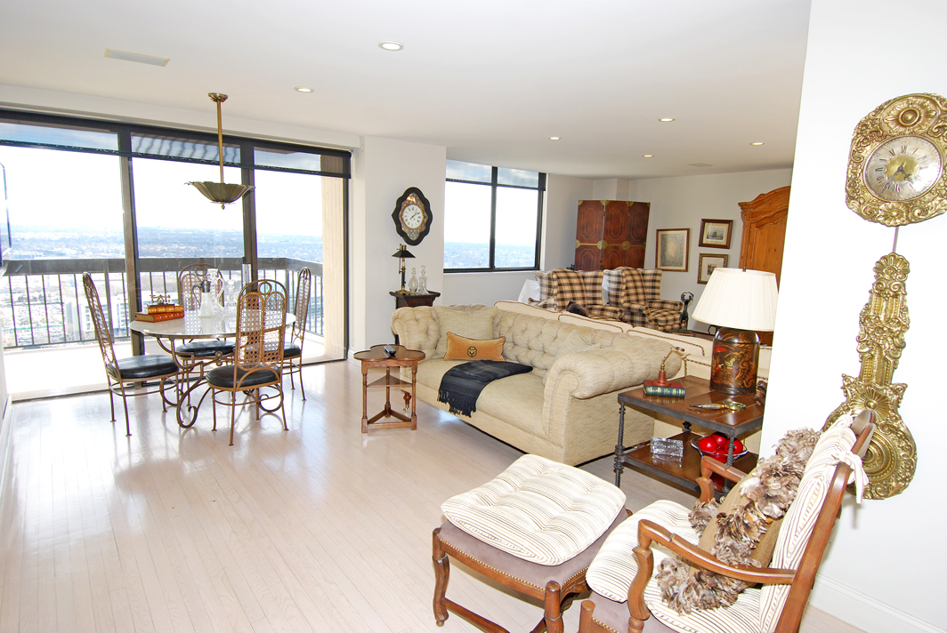 North Shore Towers Apartment