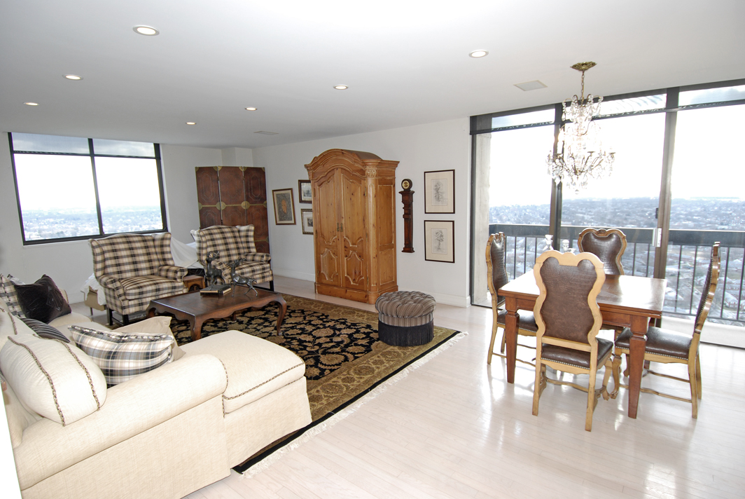 North Shore Towers Apartment