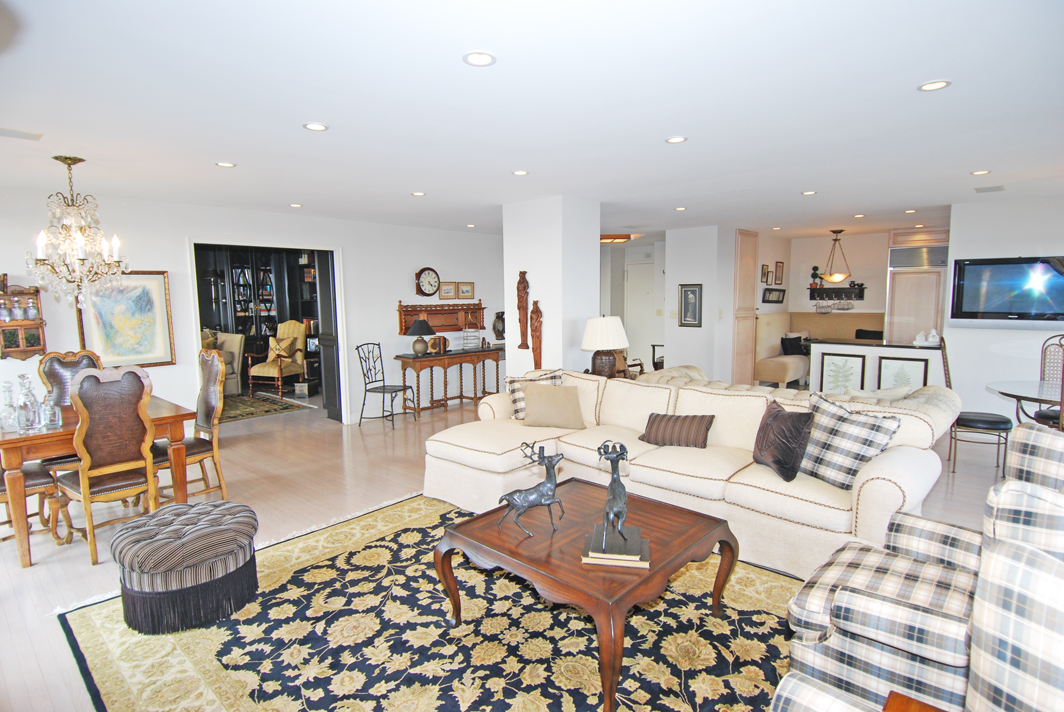 North Shore Towers Apartment