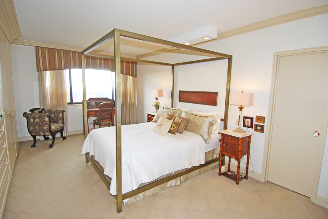 North Shore Towers Apartment