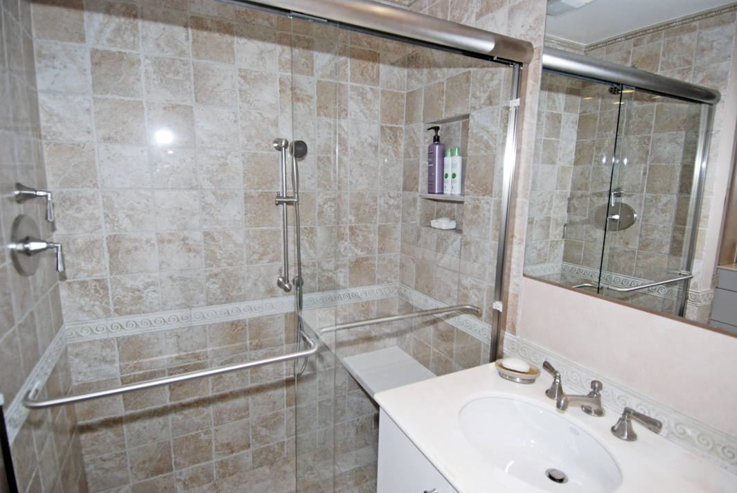 North Shore Towers Apartment