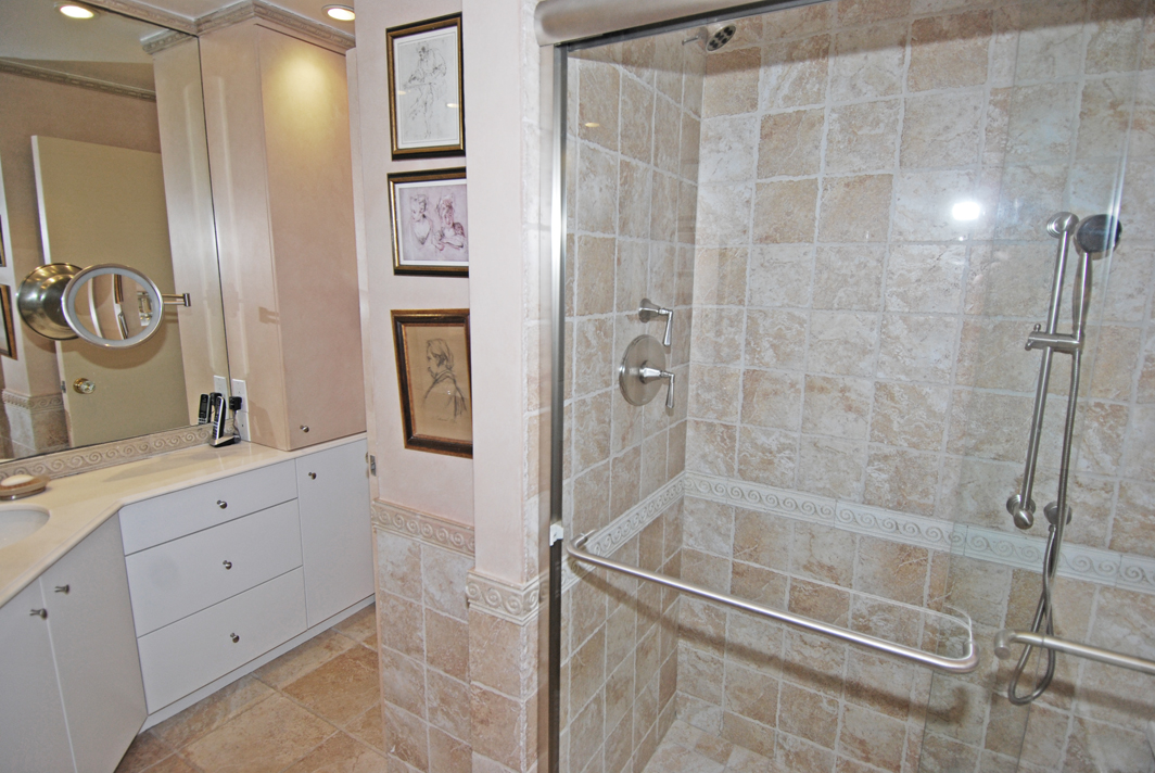 North Shore Towers Apartment