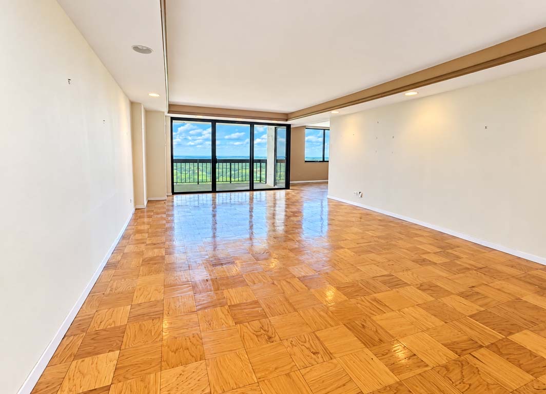 North Shore Towers Apt.