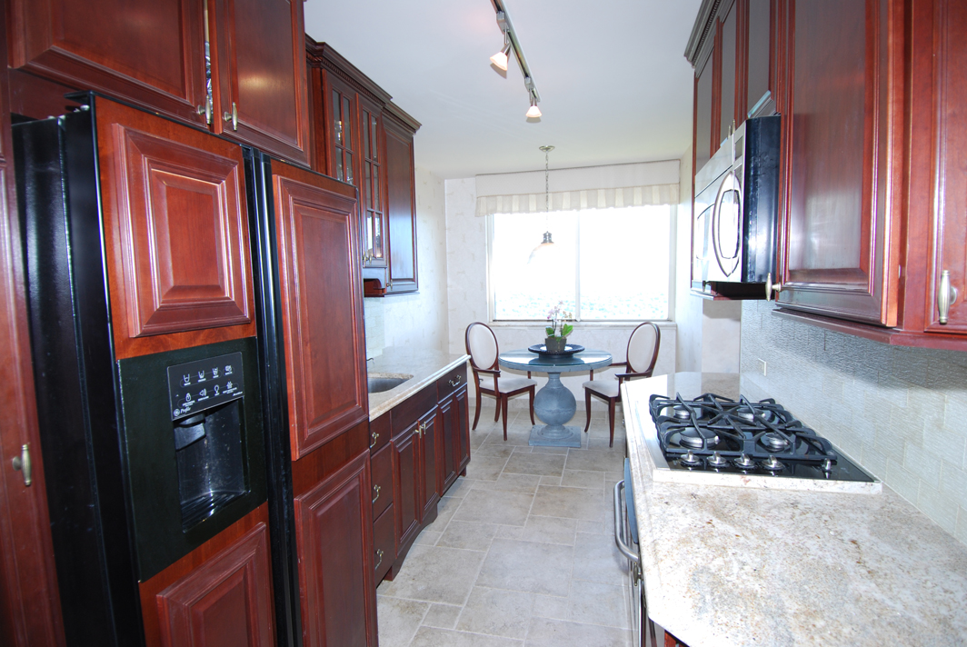 North Shore Towers Apartment