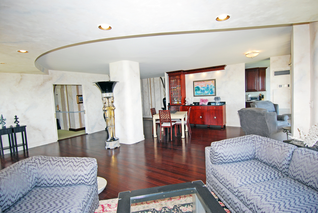 North Shore Towers Apartment