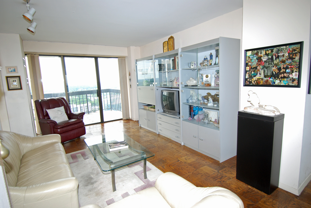 North Shore Towers Apartment