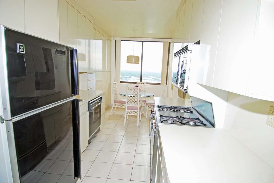 North Shore Towers Apartment