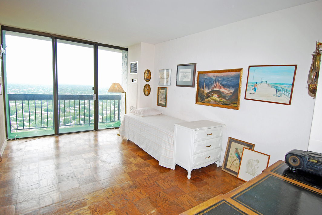 North Shore Towers Apartment