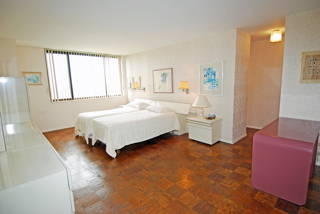 North Shore Towers Apartment