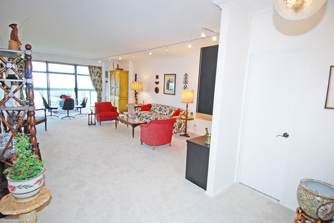 North Shore Towers Apartment