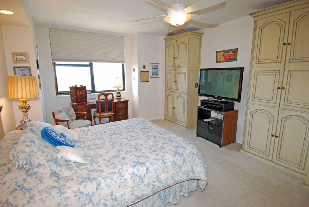 North Shore Towers Apartment