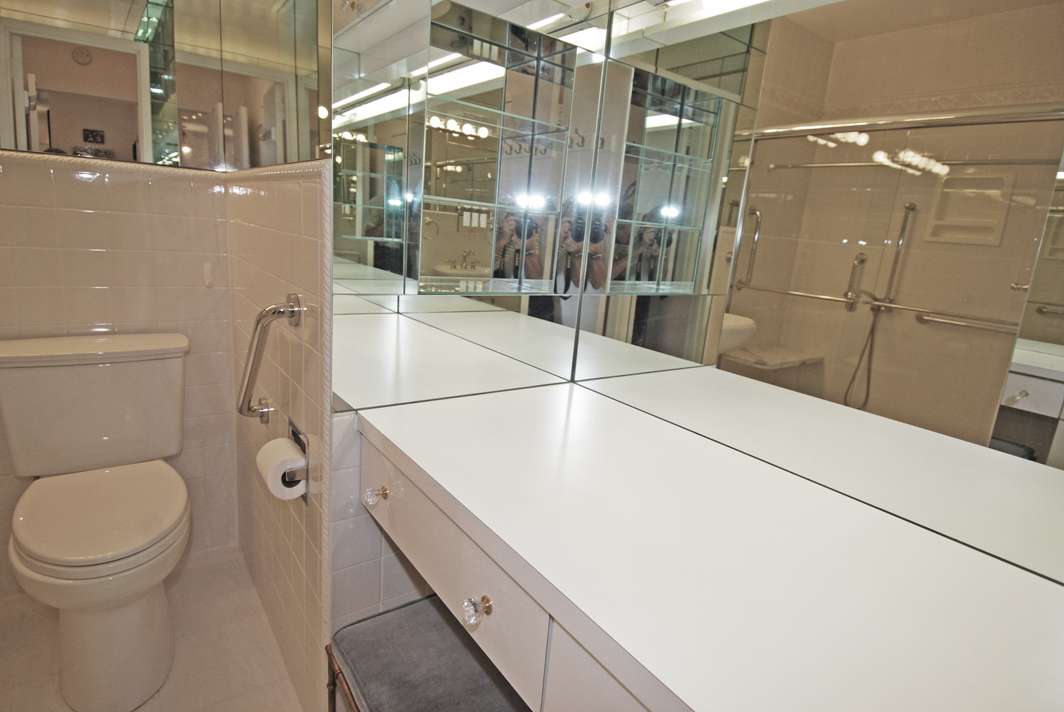 North Shore Towers Apartment