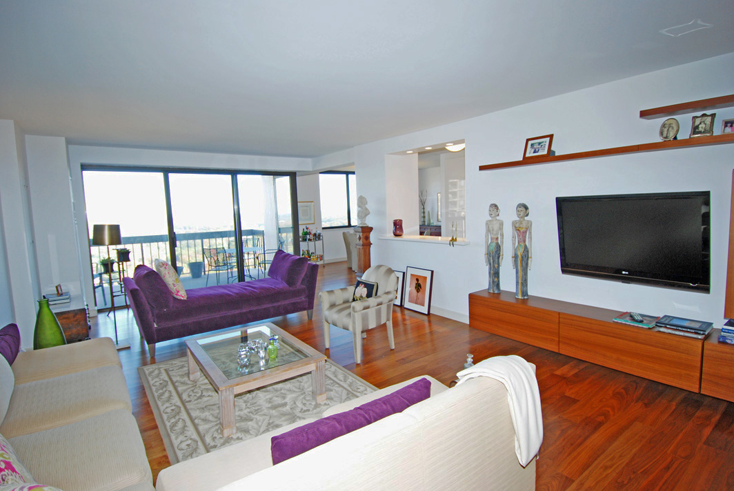 North Shore Towers Apartment