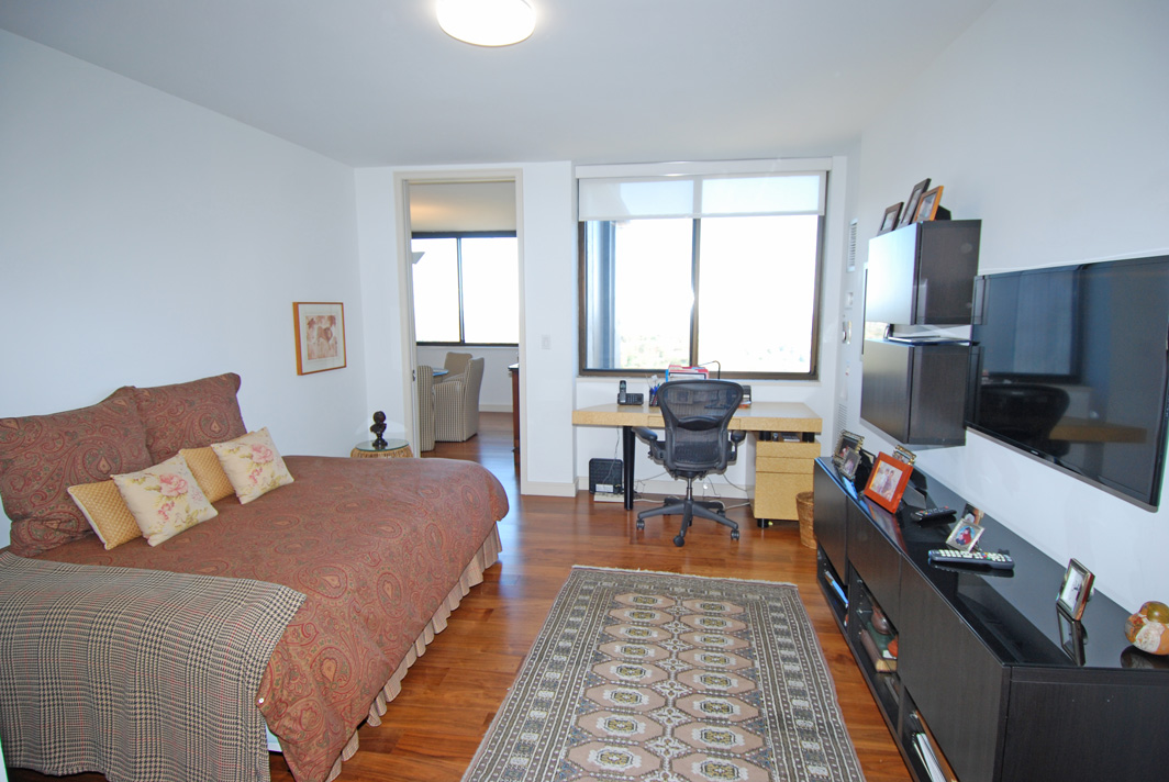 North Shore Towers Apartment