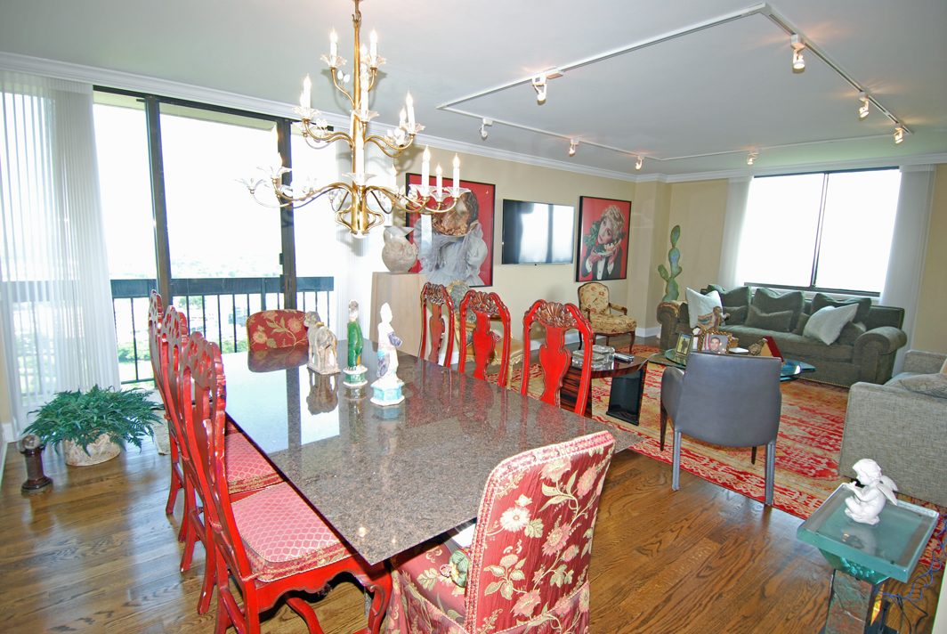 North Shore Towers Apartment