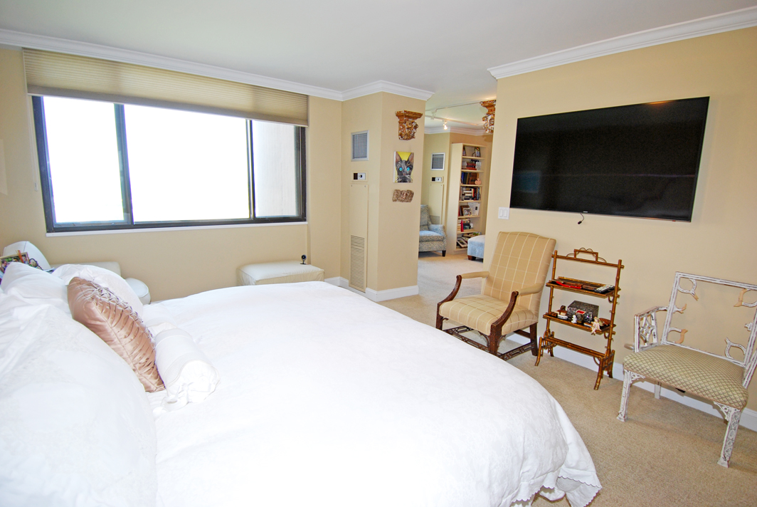 North Shore Towers Apartment