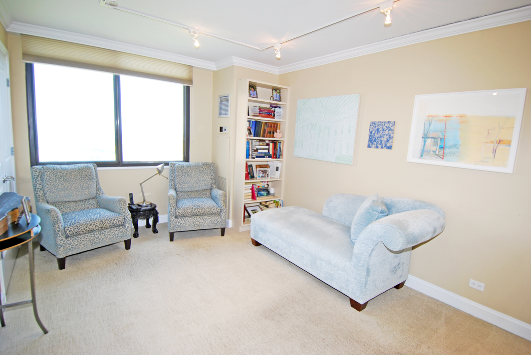 North Shore Towers Apartment