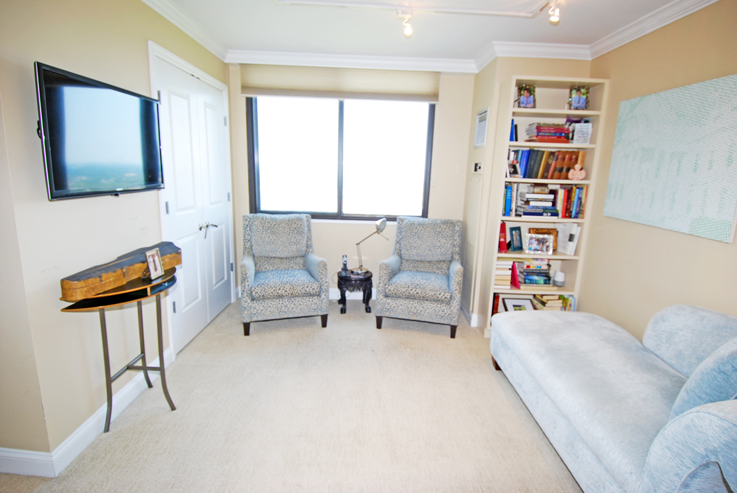 North Shore Towers Apartment