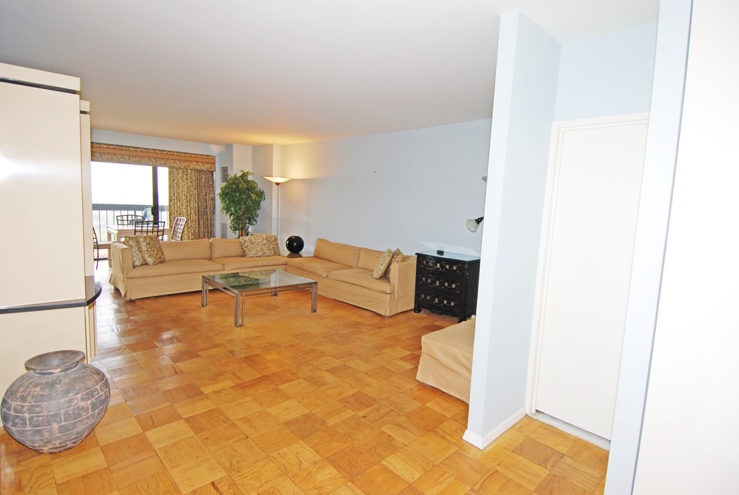 North Shore Towers Apartment