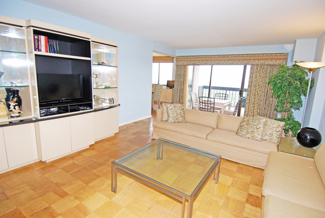 North Shore Towers Apartment