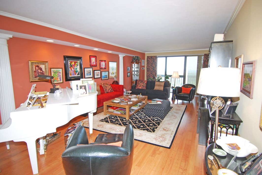 North Shore Towers Apartment