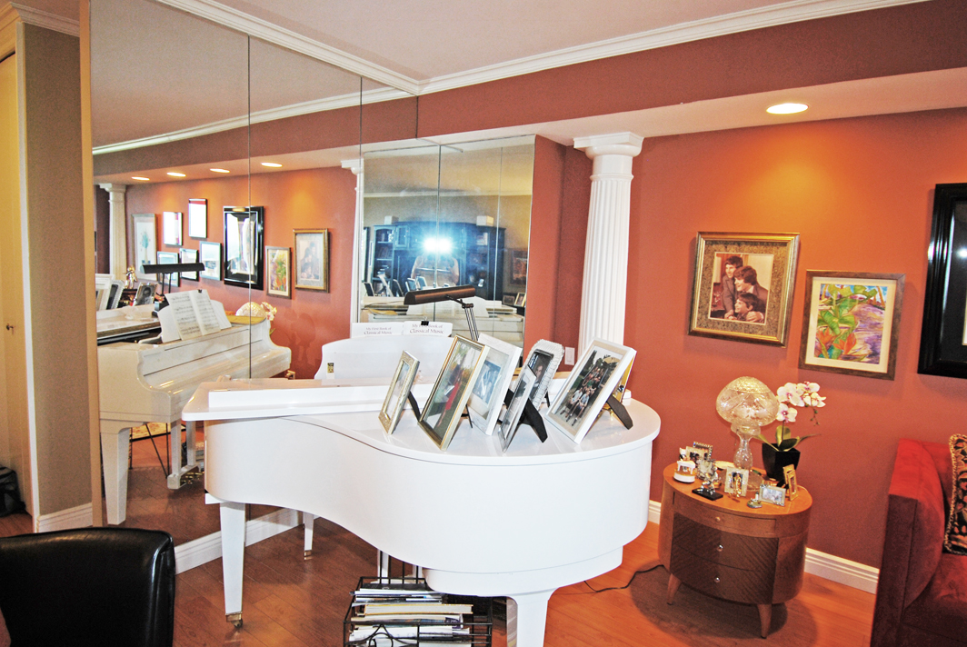 North Shore Towers Apartment