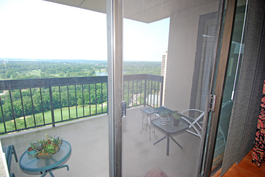 North Shore Towers Apartment