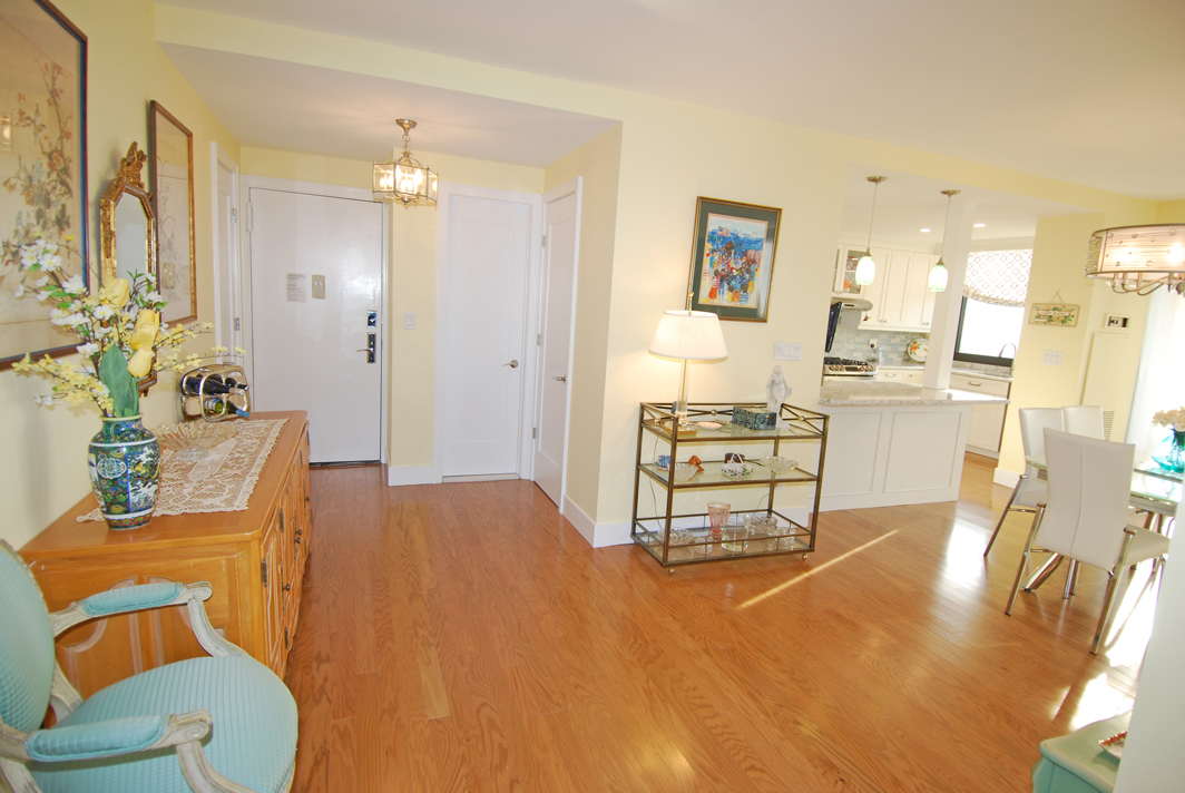 North Shore Towers Apt.