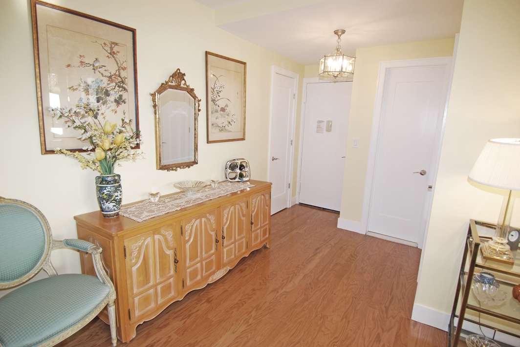 North Shore Towers Apt.