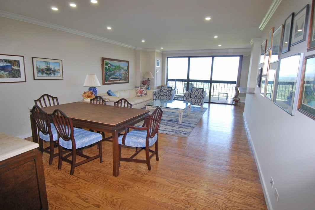 North Shore Towers Apt.