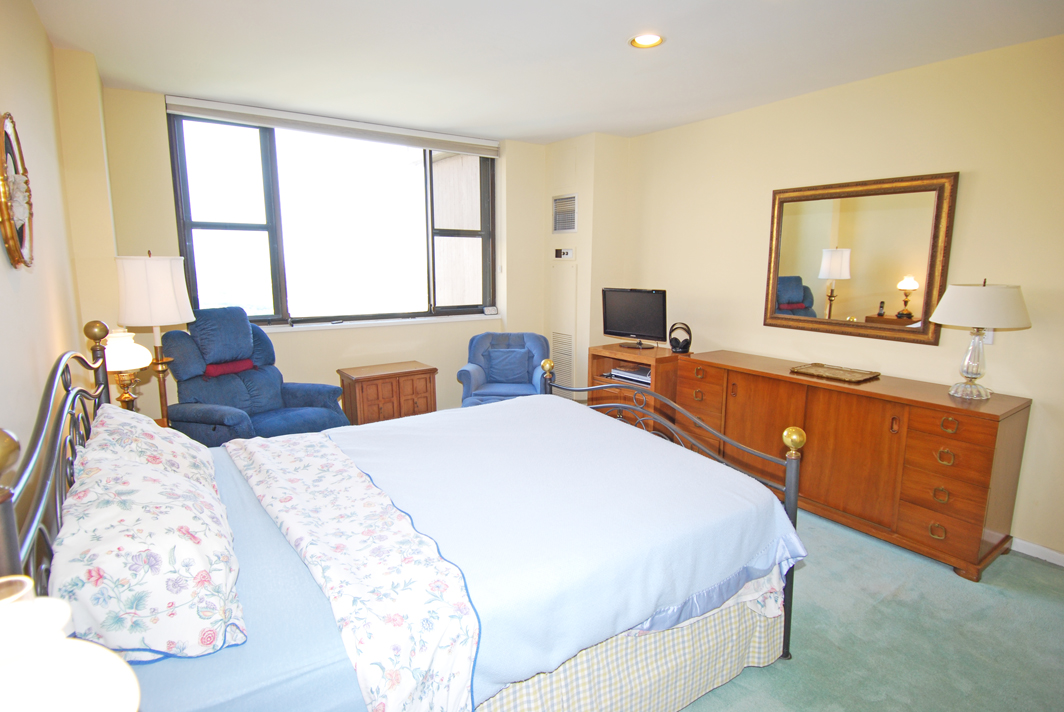 North Shore Towers Apartment