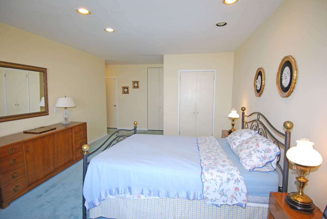 North Shore Towers Apartment