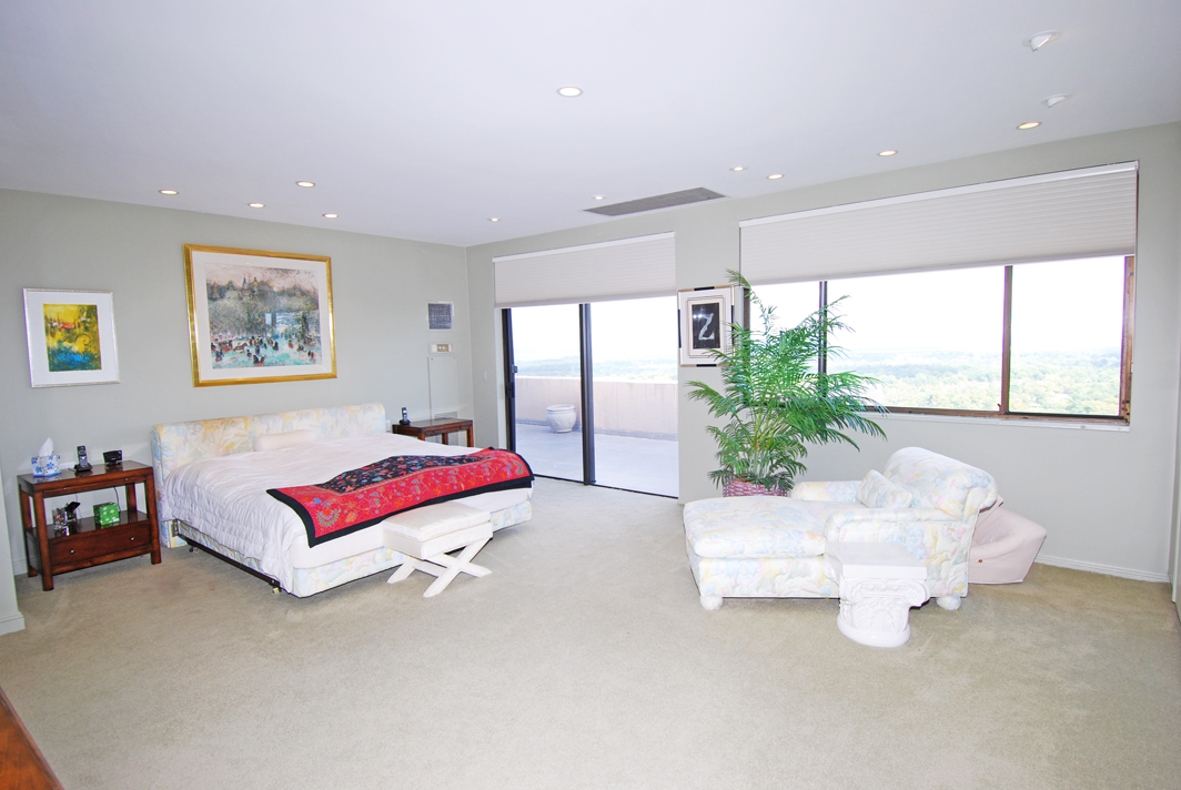 North Shore Towers Penthouse