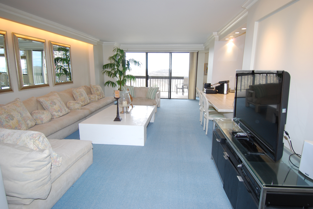 North Shore Towers Apartment