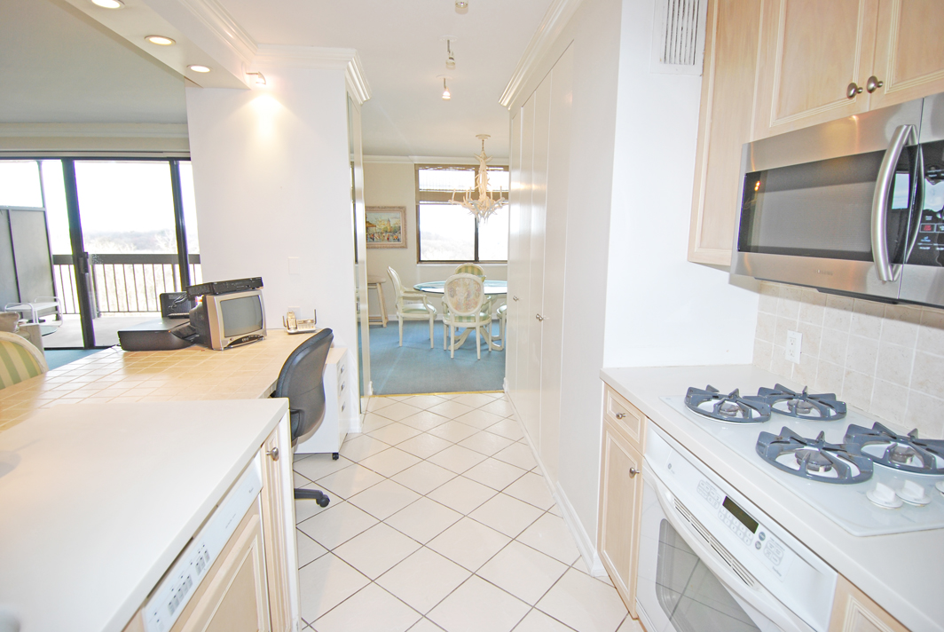 North Shore Towers Apartment