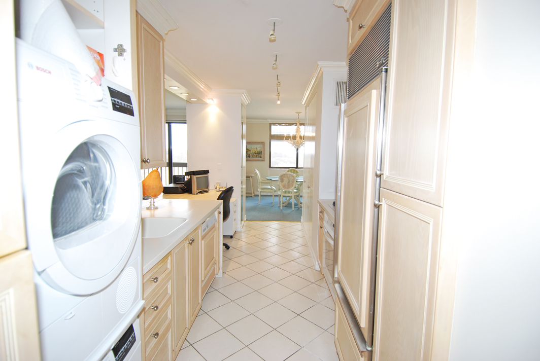 North Shore Towers Apartment