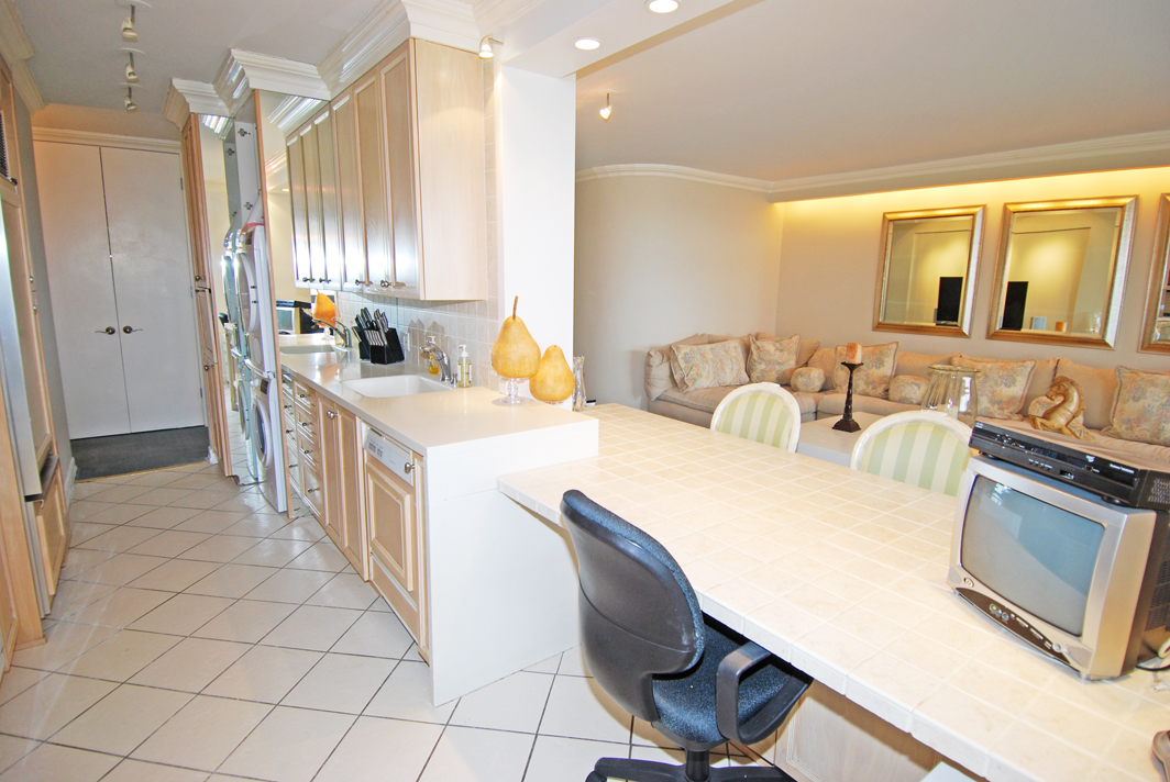 North Shore Towers Apartment