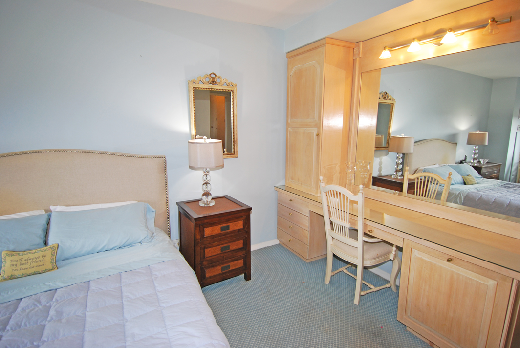 North Shore Towers Apartment