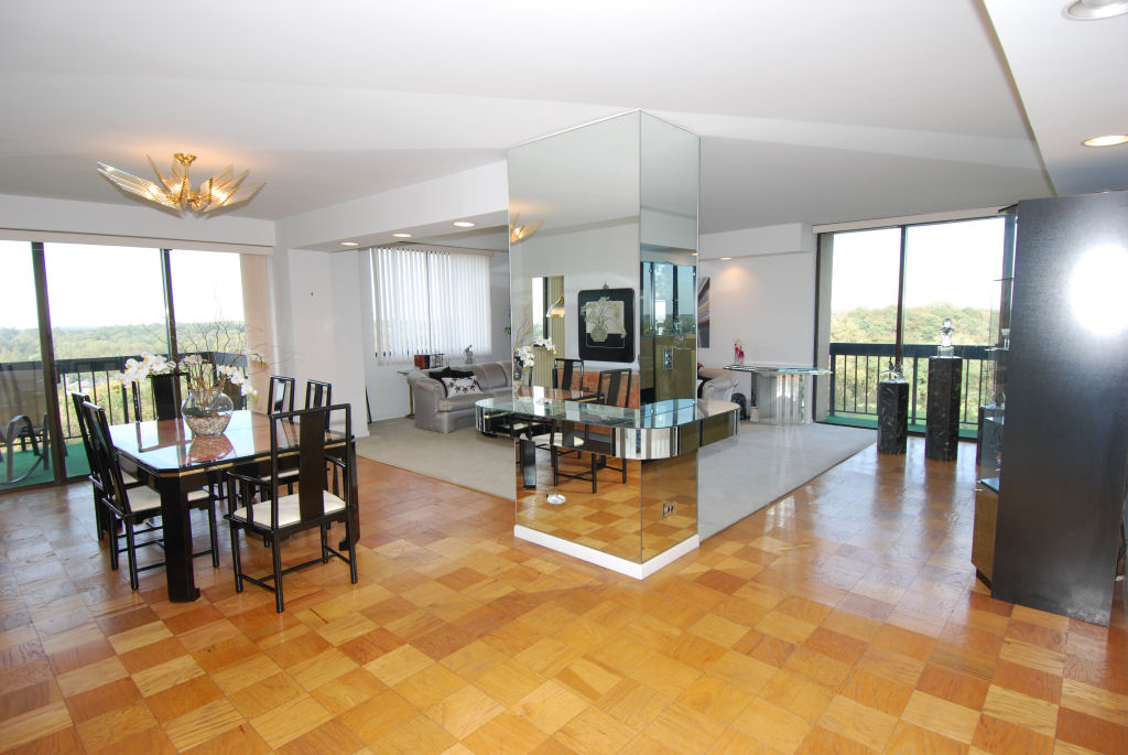 North Shore Towers Apt. 