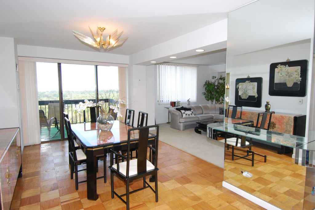 North Shore Towers Apt.