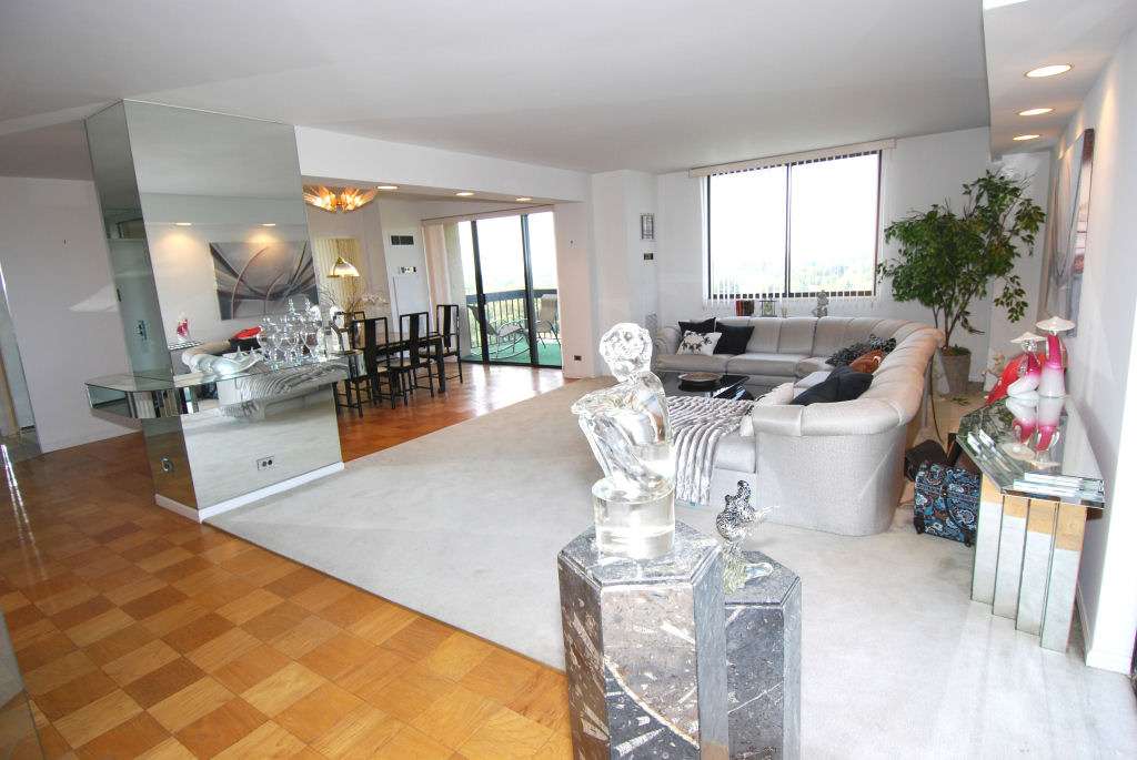 North Shore Towers Apt.