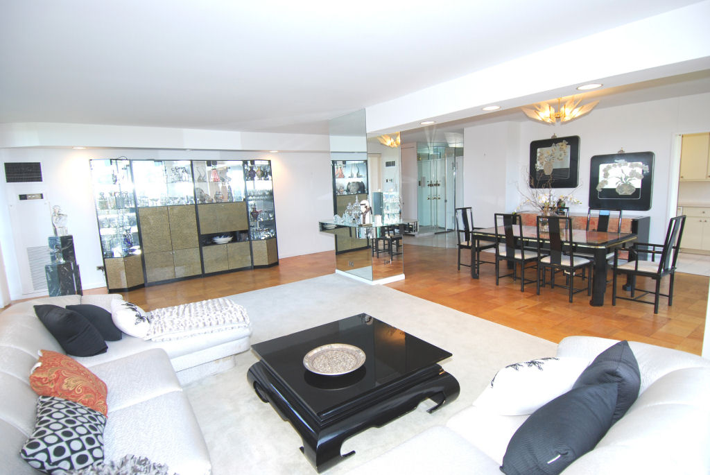 North Shore Towers Apt.