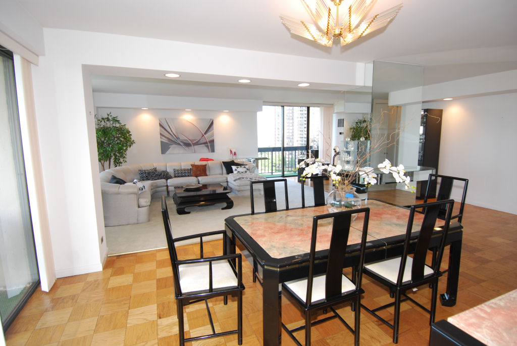 North Shore Towers Apt.