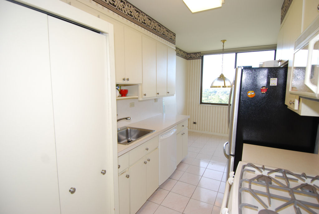 North Shore Towers Apt.