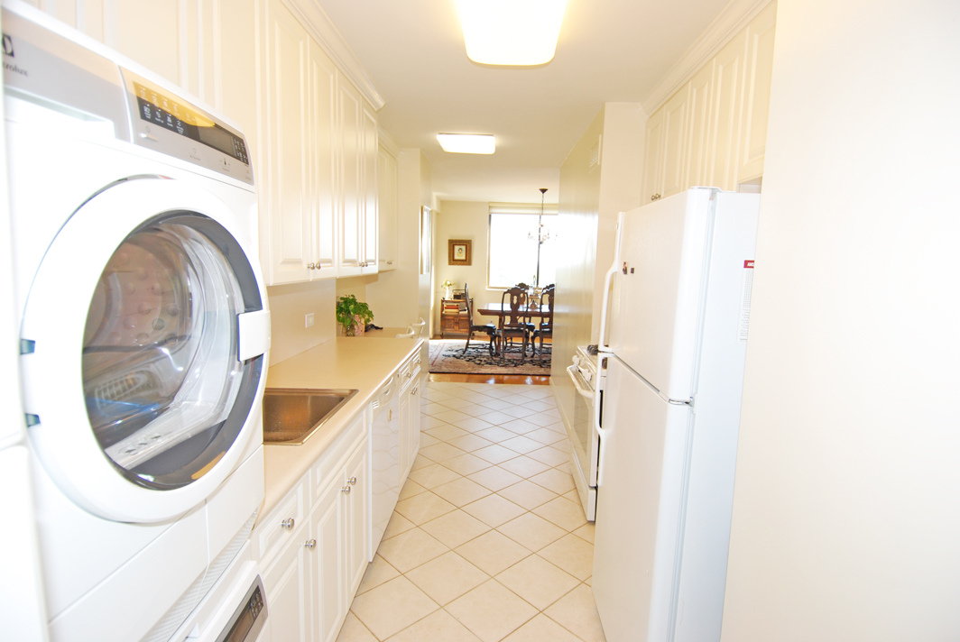 North Shore Towers Apartment